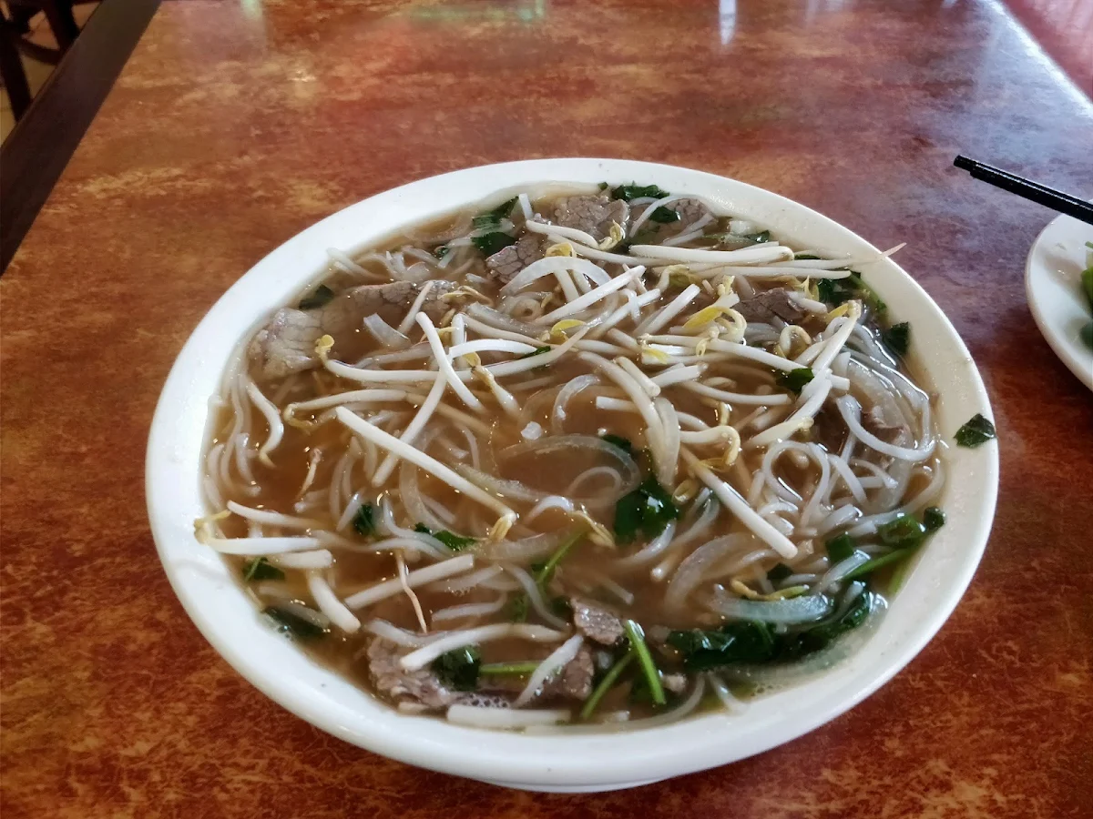 西湖牛肉羹 minced beef with cilantro soup